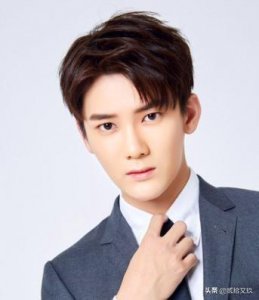 ​熊梓淇经纪公司被曝疑拖欠工资，离职还要倒贴钱，员工发博揭内幕