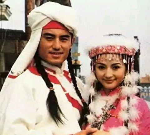 实拍香妃刘丹的葬礼,萧剑朱宏嘉幸存,章子怡泣不成声