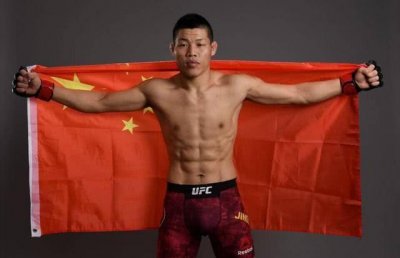 ​嘎子哥和在UFC打拳的李景亮到底是不是一个人？