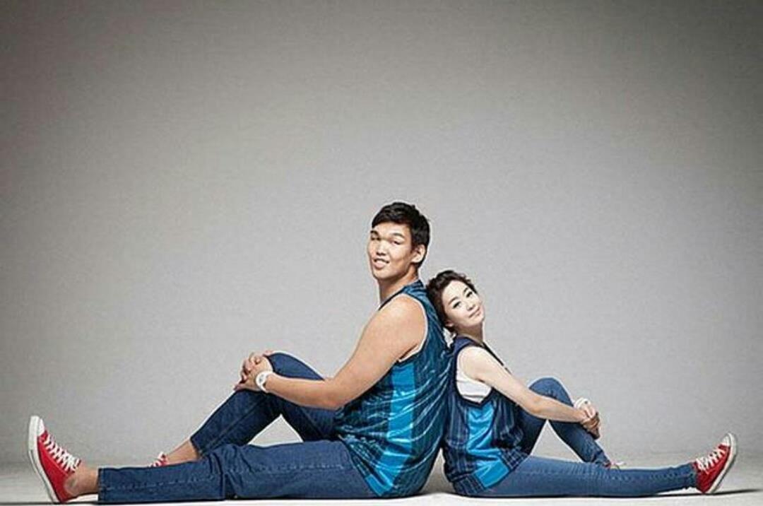 韩国人心中亚洲第一中锋河升镇,老婆是大美女,身高相差51公分