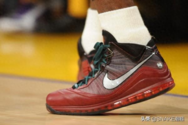 经典圣诞大战鞋款！LeBron 7“Christmas”下月回归