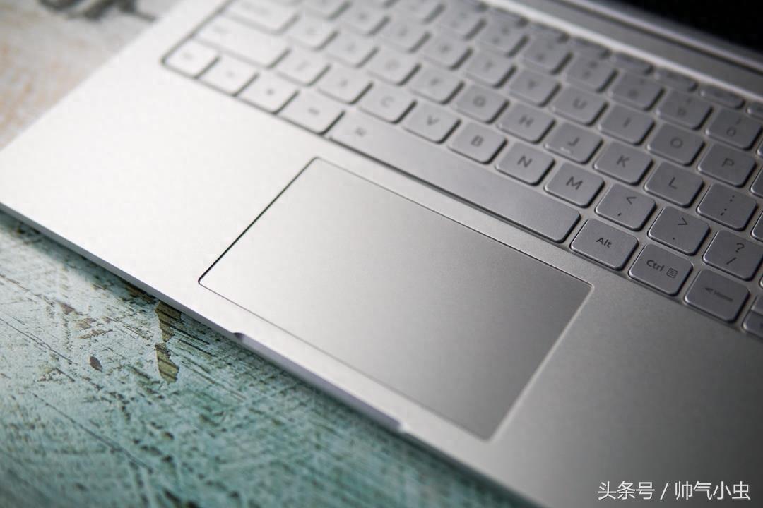 第六代i5+8G内存+940MX独立显卡,这台笔记本电脑能玩“吃鸡”么