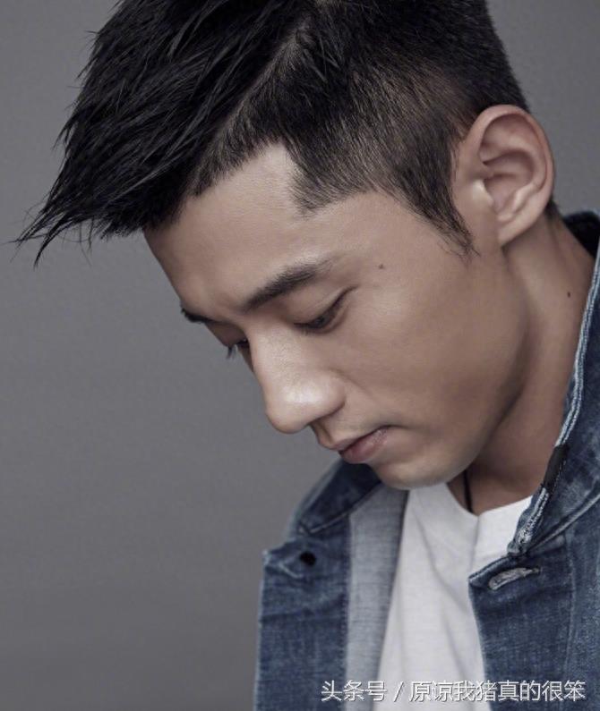 公开赛首轮遭淘汰,陈赫晒签名球拍安慰张继科,网友:加油!