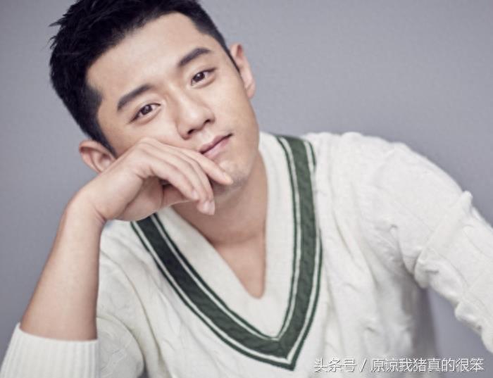 公开赛首轮遭淘汰,陈赫晒签名球拍安慰张继科,网友:加油!