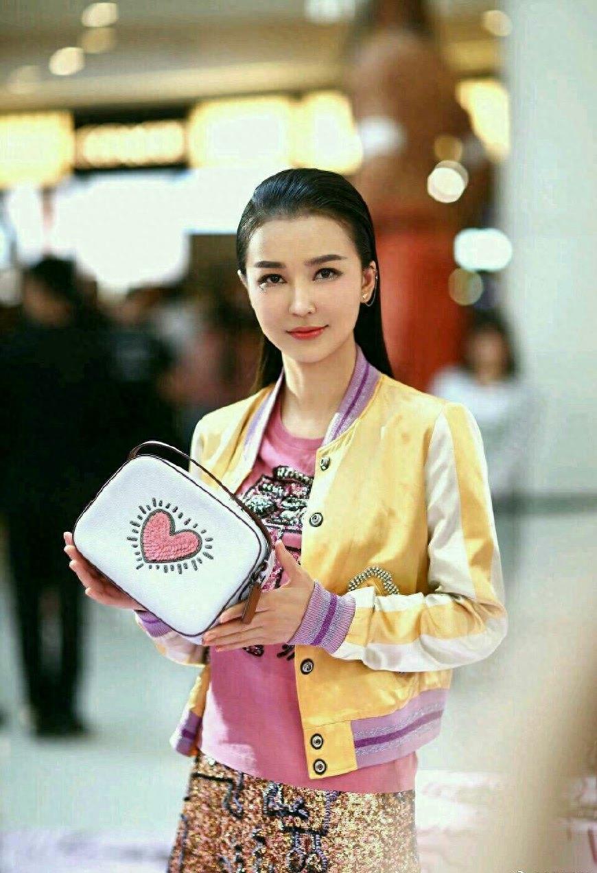 《前任攻略》中的夏露,如今摇身一变成为运动明星姚星彤!