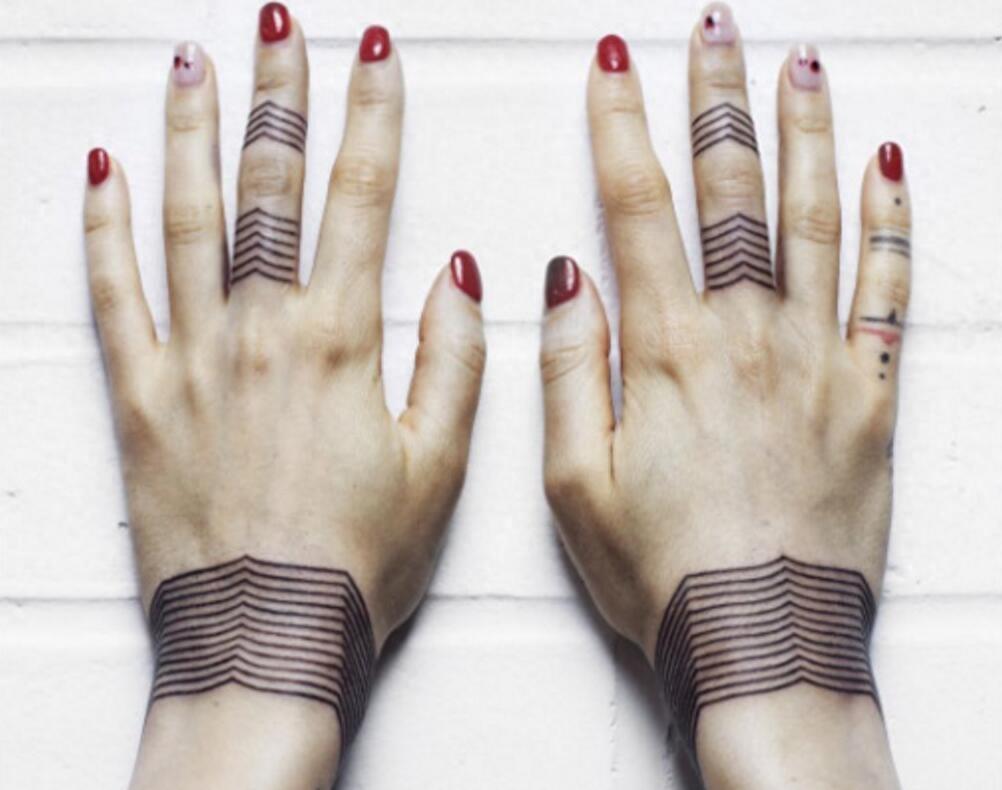 直击10种最简约风格的手环纹身,每种你都愿意一辈子拥有!