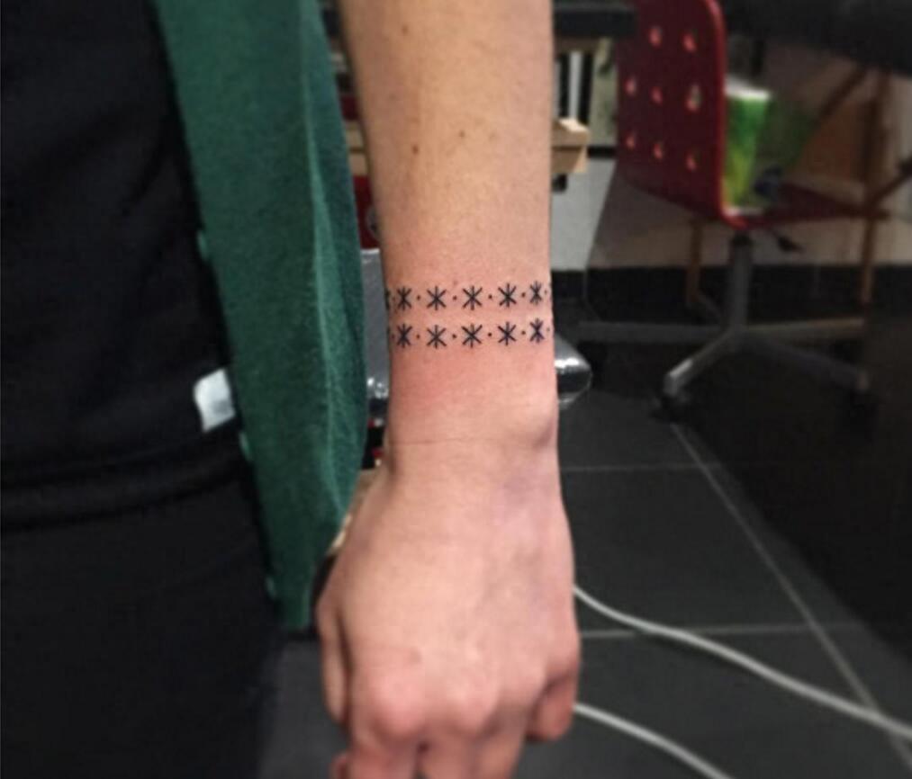 直击10种最简约风格的手环纹身,每种你都愿意一辈子拥有!