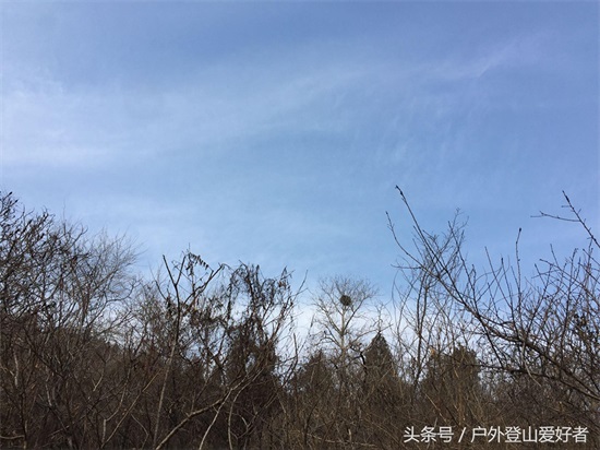 河北行唐县牛王寨爬山休闲一日游,吊桥玻璃栈道远离雾霾