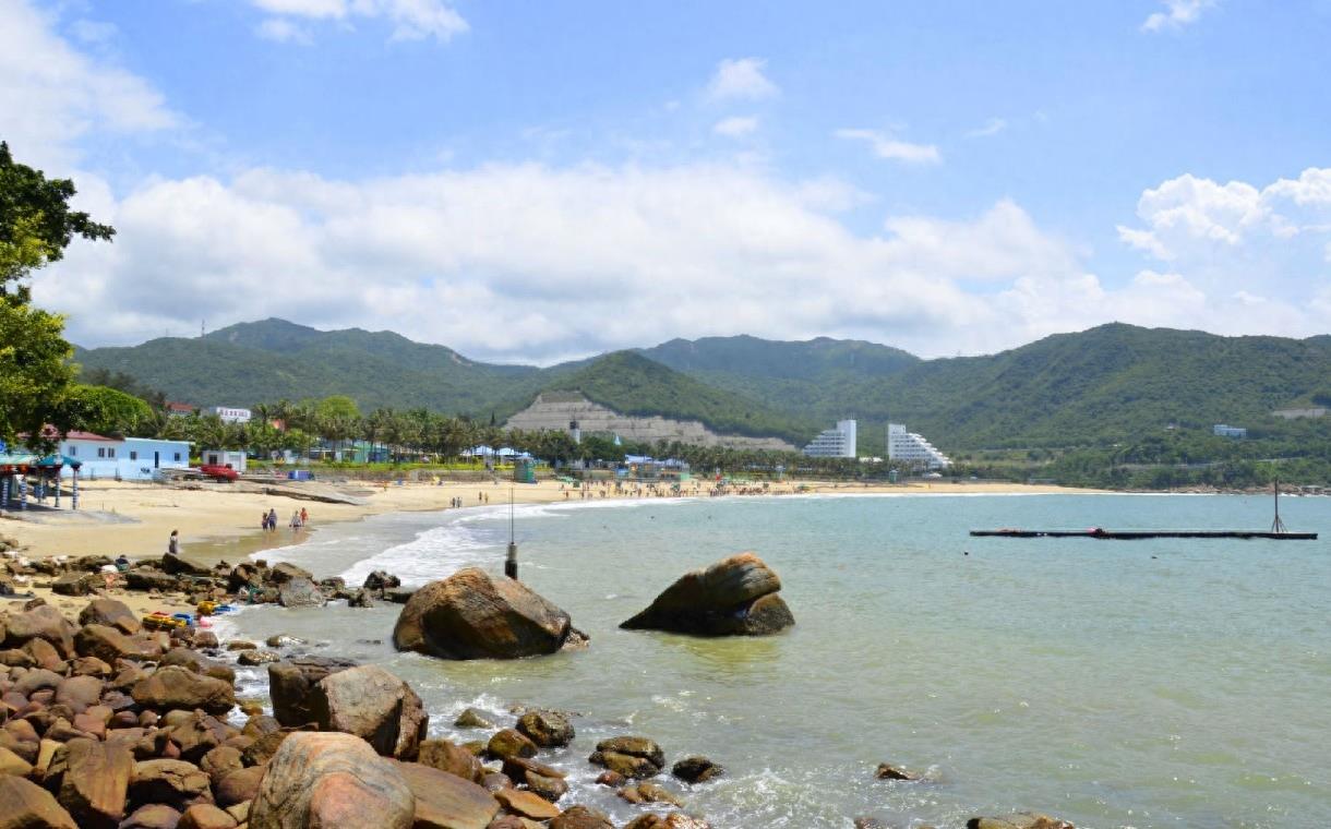 深圳小梅沙一游,门票30元一个人,人比较少 海水干净