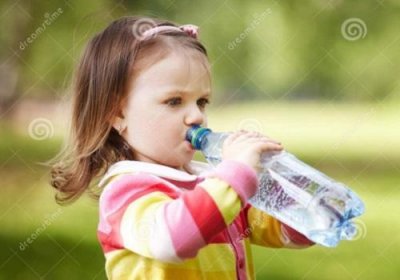 ​再见，矿泉水瓶！英国学生发明可食用水球-Ooho~