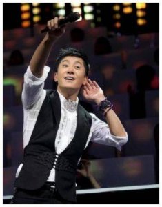 ​8次登上春晚舞台，因犯罪被捕入狱，如今54岁鲜有人提及，真是令人惋惜