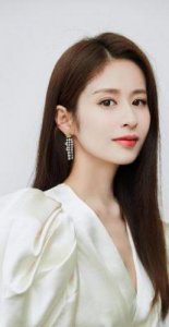 ​明亮新星颖儿：从谍战剧《深潜》到家庭幸福的成长之路