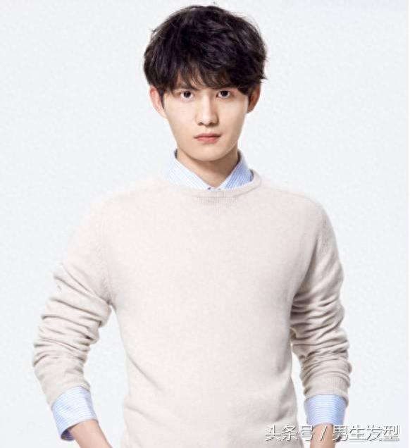 青春帅气的5个男生发型,把你的帅气露出来!