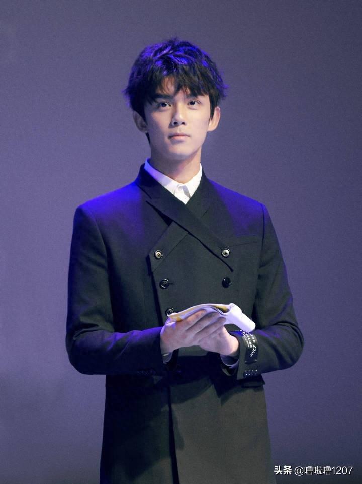 绅士boy吴磊一本正经的说错自己微博名,怕是忘记自己还有微博了