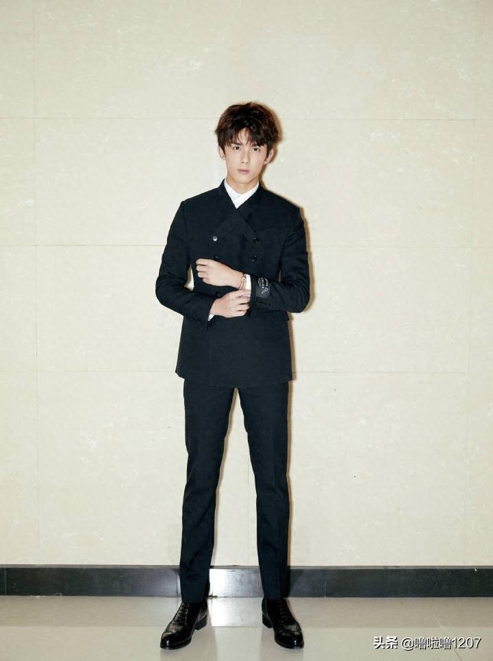 绅士boy吴磊一本正经的说错自己微博名,怕是忘记自己还有微博了