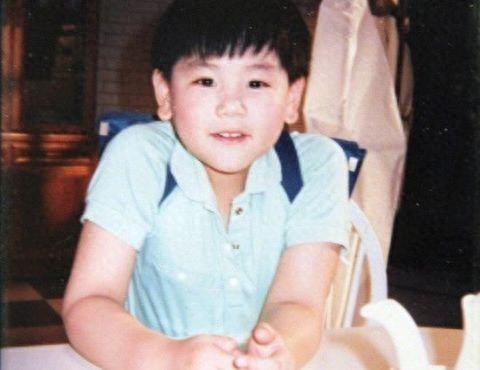 彭于晏童年私房照大曝光，小时竟然是个小胖墩，减肥毅力非同凡响
