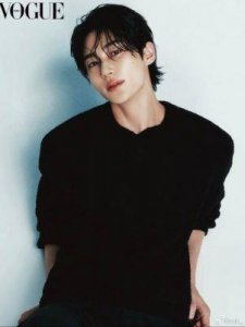 ​宋慧乔等韩国明星聚首出席摄影师婚礼，华丽亮相尽显风采