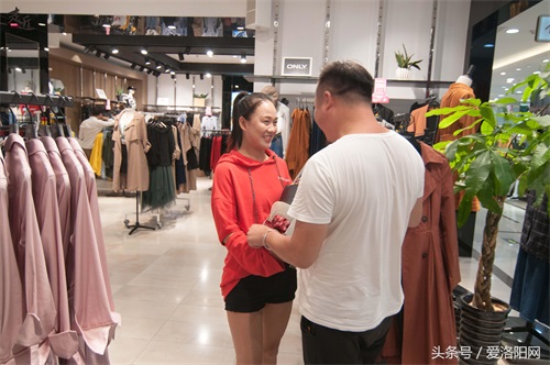 “洛阳表白哥”时隔四年重出江湖,只为那份独属洛阳人的辣味儿!