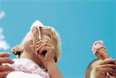 ​超级好吃的可爱雪冰淇淋，点开舔