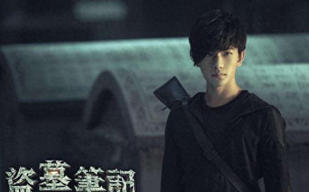 杨洋做手术不打麻药粉丝心疼到哭,小护士却因泄露隐私或将被起诉