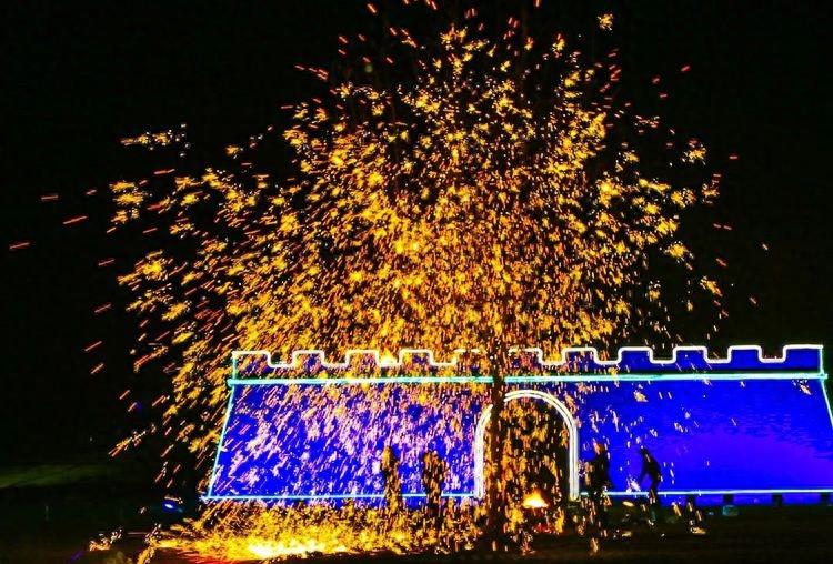 焦作北朱村迎春文化节:千年铁花相遇百年古村