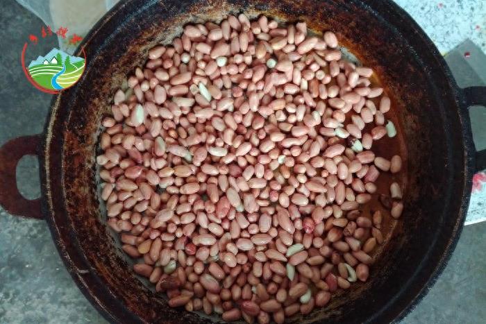 农村老家自制——辣椒花生碎,专治嘴馋小吃货!