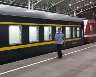 ​火车的硬卧和软卧究竟有什么不同？乘务员：除了价格，差别可大了