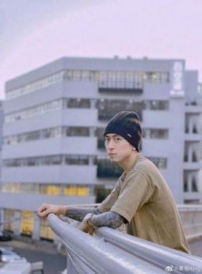 ​秦奋：超级富二代揭秘与真实身份解析