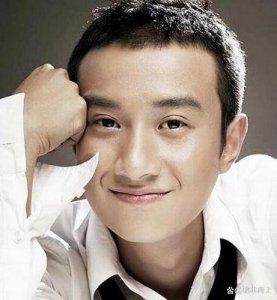 ​与女儿合照曝光：40岁男子生活如同60岁大爷，打碎自己的人生拼图