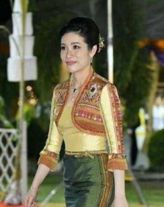 ​诗妮娜半年未露面，被再次打入冷宫？专家爆料：玛哈特（Mahatma）将他遗弃