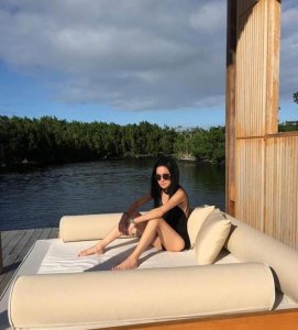 身价40亿的王薇薇:72岁的脸蛋,拥有20岁的身材