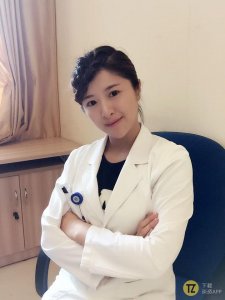 这个朋友圈爆红的美女医生,居然穿着定制旗袍上班