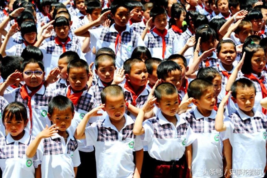 直击13款中国学生校服,你穿过哪一种?又觉得哪一种最好看?