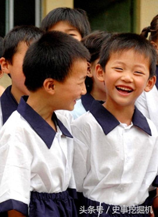 直击13款中国学生校服,你穿过哪一种?又觉得哪一种最好看?