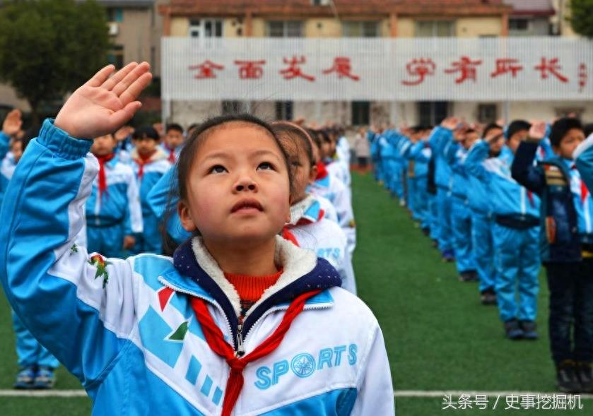 直击13款中国学生校服,你穿过哪一种?又觉得哪一种最好看?