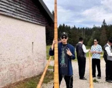 ​44岁潘玮柏身材走样，从帅气偶像蜕变为成熟大叔，背后原因引人关注