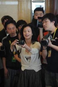 刘亦菲的妈妈刘晓莉:放弃婚姻与事业,为女儿背20年黑锅不辩解