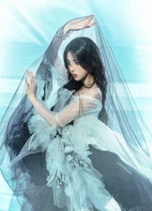 ​杨超越26岁生日未获明星祝福，暴露娱乐圈世态炎凉