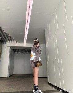 ​腐团儿现身商场，真实身高引发热议，网友给出的答案很中肯