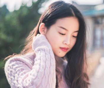 ​小说：总裁被她激怒，扼住了她纤细的颈部，下一秒覆上了她的唇