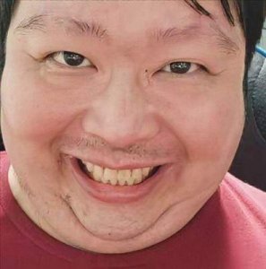 ​突发噩耗！台湾著名男星因病离世，历经60多次化疗导致头发眉毛脱落