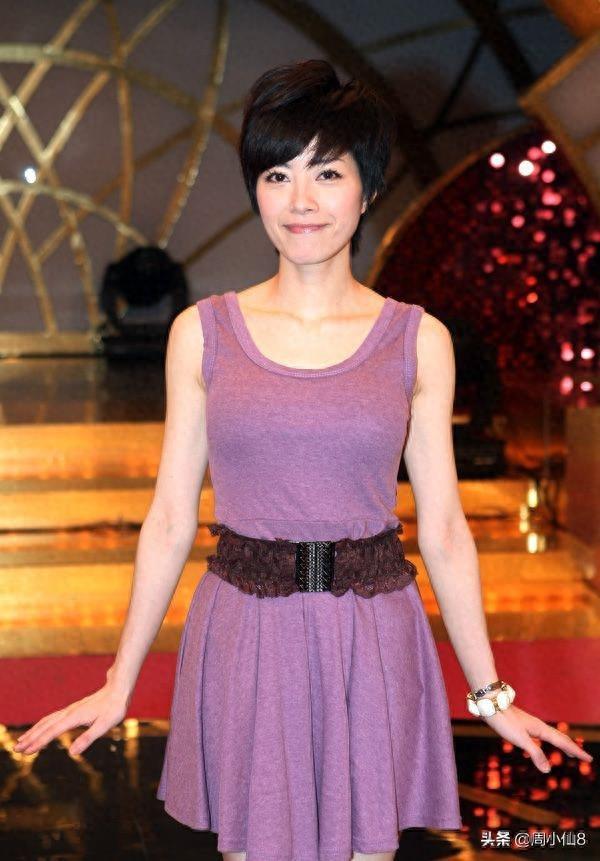 明星徐怀钰，中国台湾歌手和演员，歌声甜美清脆，是台湾实力歌手