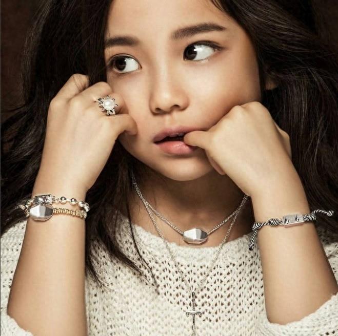 超萌的3岁韩国小萝莉,这模样真是无可挑剔啊