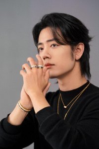 ​肖战最新照片曝光 工作室提醒粉丝注意防寒保暖