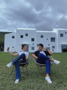 ​《流星花园》朱孝天帅气现身！减掉油腻大变样，娇艳妻子更美了