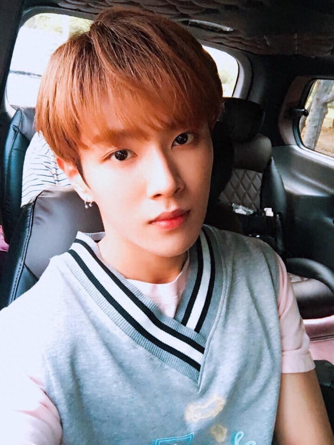 内地偶像歌手李汶翰