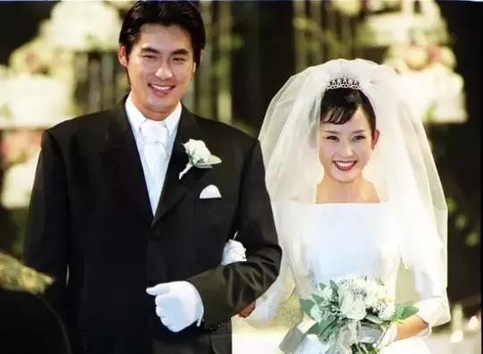 从韩国天后崔真实的家族悲剧,看原生家庭的畸形究竟会带来什么?