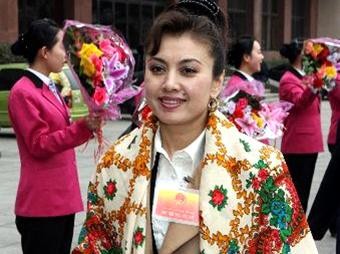 迪丽娜尔微博，迪丽娜尔·阿布拉女(迪丽娜尔个人资料 阿布都拉)