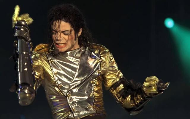 迈克尔杰克逊去世时几十岁（12年前迈克尔杰克逊去世）(37)