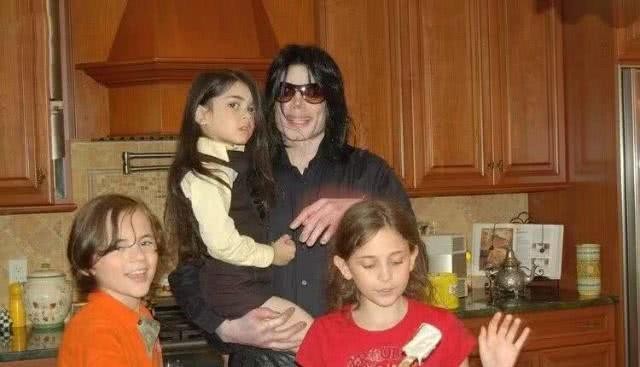 迈克尔杰克逊去世时几十岁（12年前迈克尔杰克逊去世）(4)